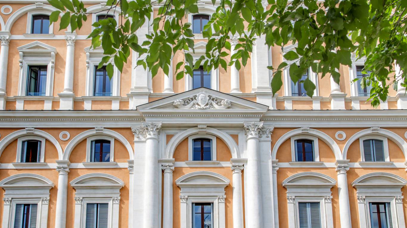 princeps-boutique-hotel-rome-Fassade-Eingang-Palast-Geschichte-36